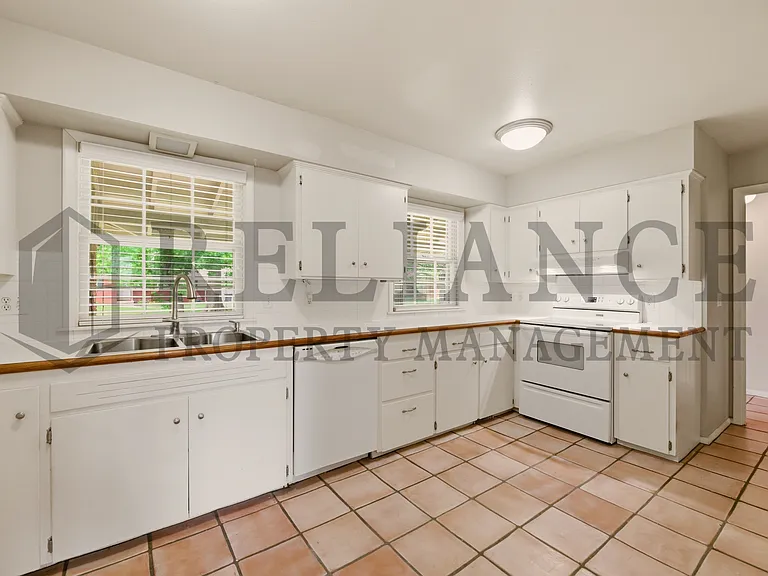 6517 E Elm St — Photo 18