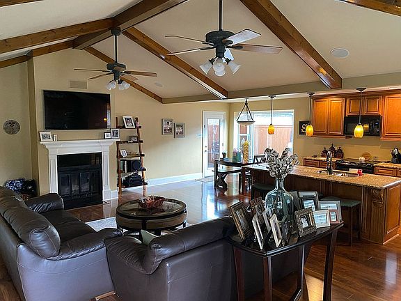 3rd image of 3258 Grandlake Blvd