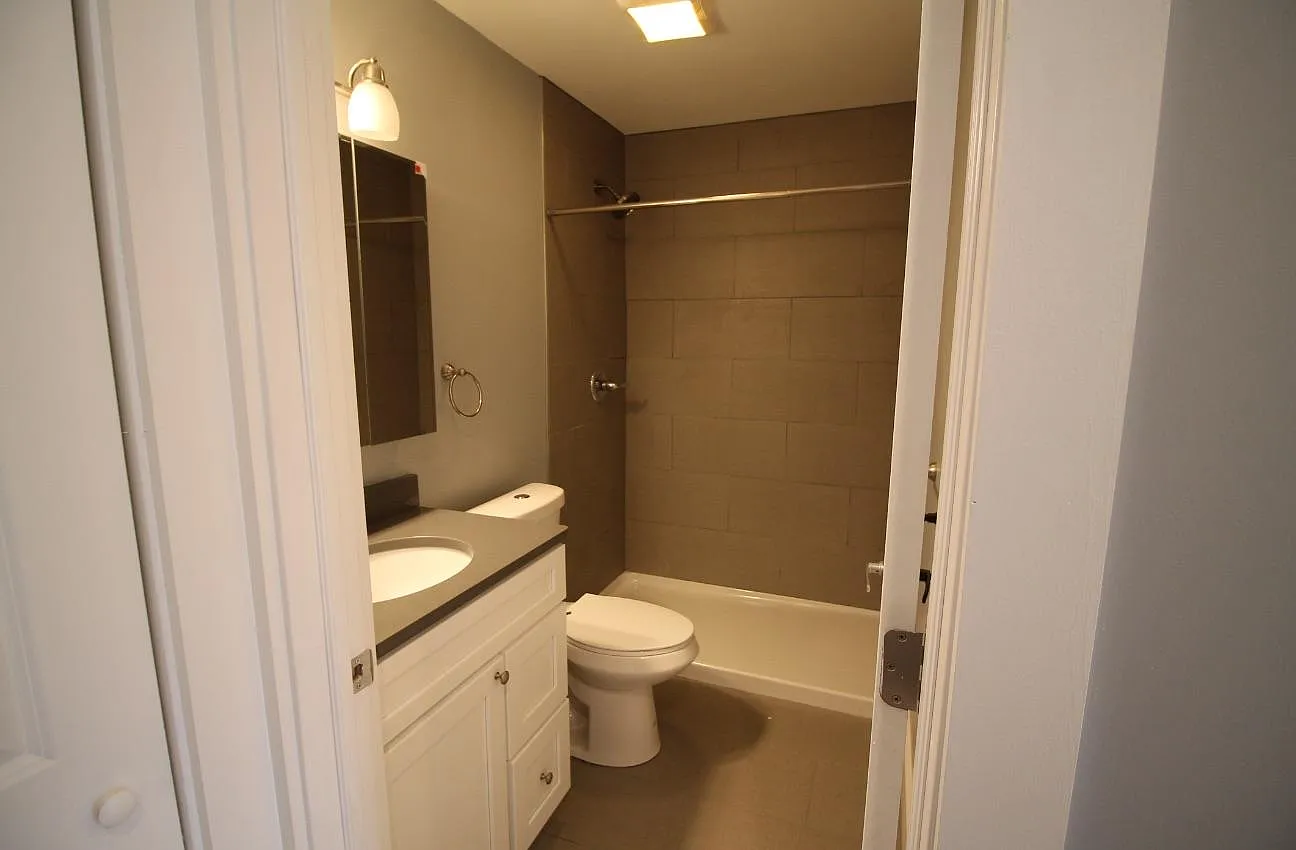 1 bed, 850 sqft, $1,399 — Photo 2