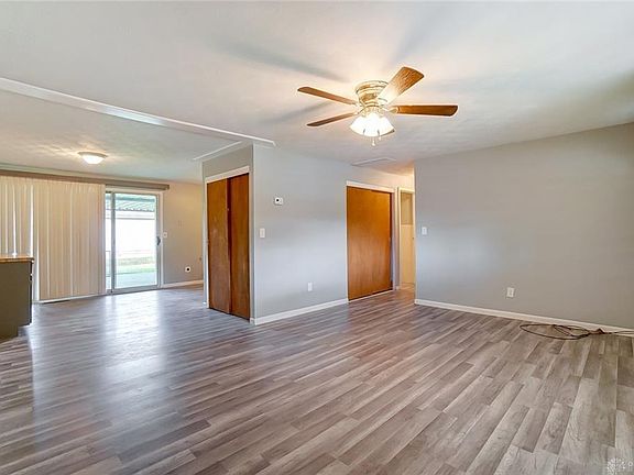 5th image of 4431 Longfellow Ave