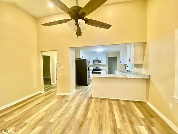 4th image of 100 Shea St