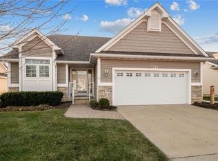 5716 NW 93rd St, Johnston, IA 50131