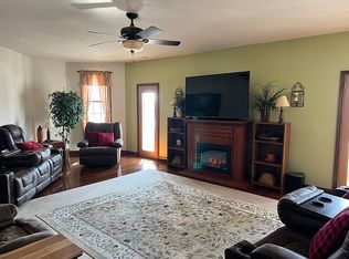 634 E Newton St, Eldon, MO 65026