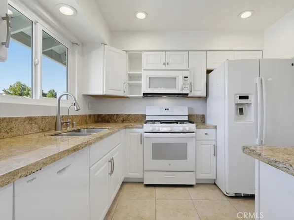 3615 Vista Bella Unit 35, Oceanside, CA 92057