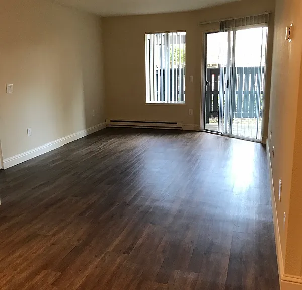 Regency Square Apartments — Photo 34