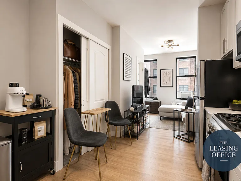448 W 46th St #2RW — Photo 2