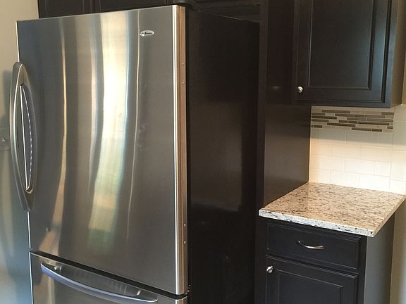 3rd image of 4615 Sandringham Dr