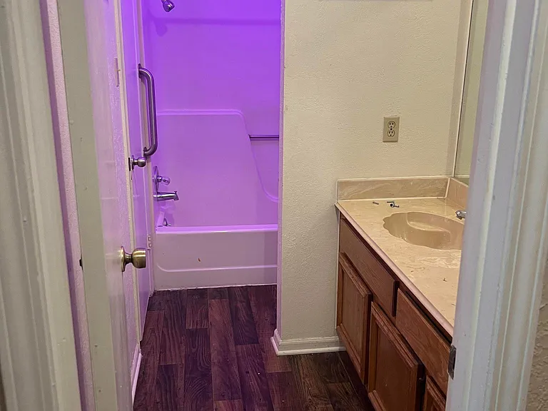 1804 Marguerite St #1804 — Photo 3