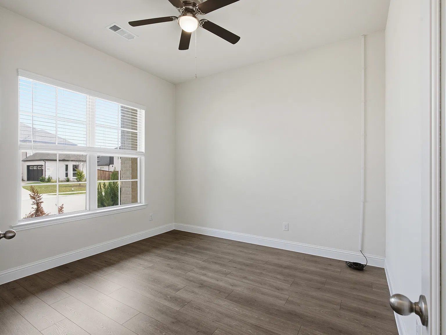 5 bed, 3.5 bath, 3250 sqft, $3,400 — Photo 4