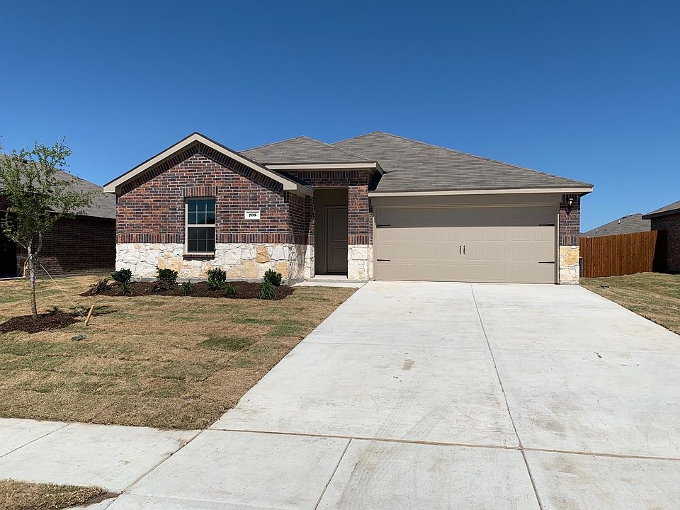 1st image of 705 Saddle Oak Ln