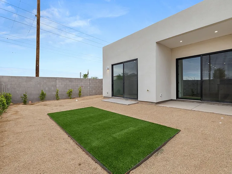 3601 E Coronado Rd #1 — Photo 22