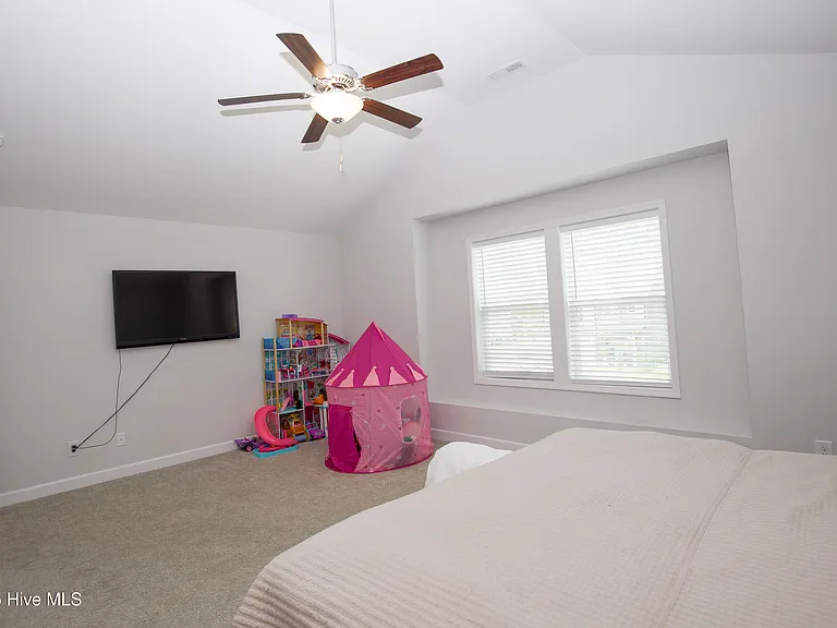 88 Kensington Dr — Photo 36