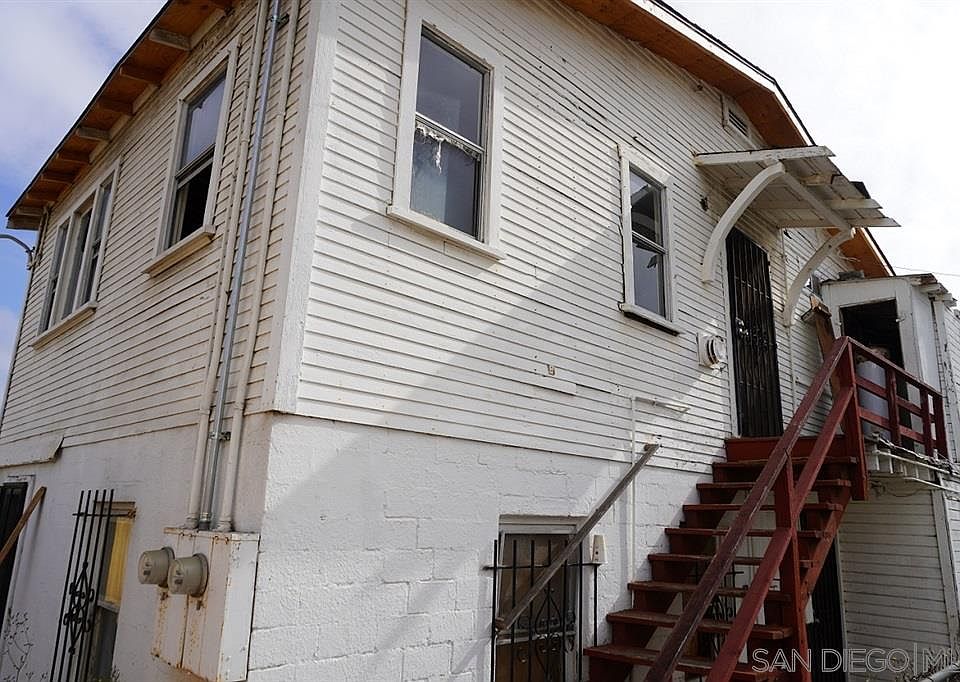 2nd image of 1205 E 18th St
