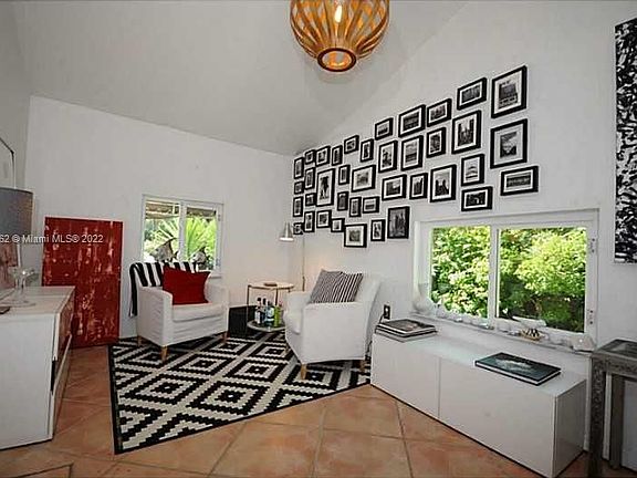 4th image of 273 NW 92nd St #273