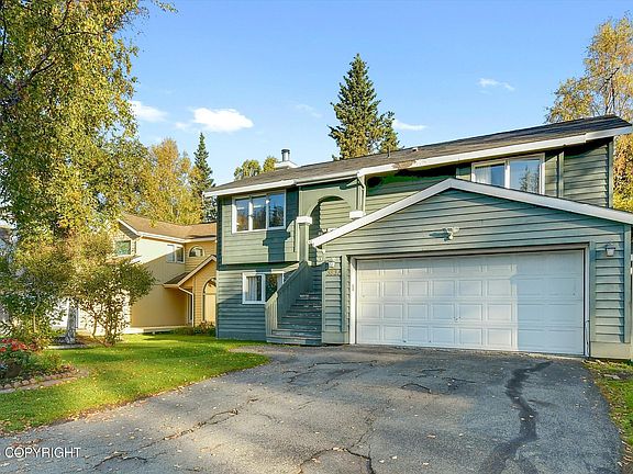 3rd image of 3831 Winchester Loop