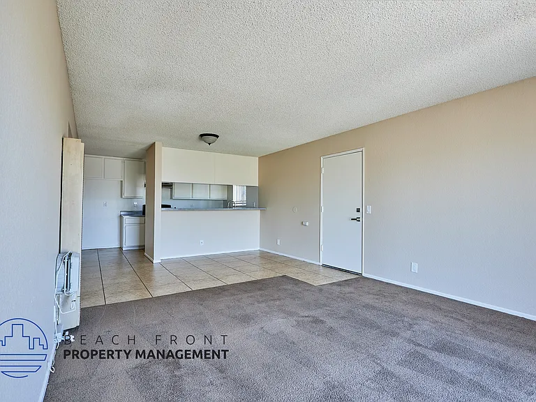 1636 E 6th St — Photo 3