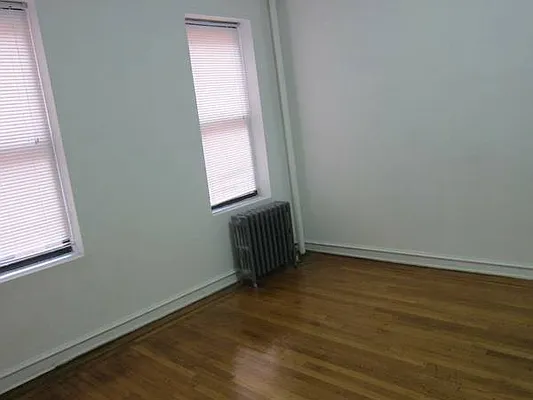 Rented by Realty 2000 Corp | media 9