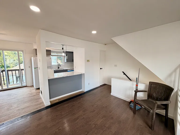 43 Caswell Ave — Photo 2