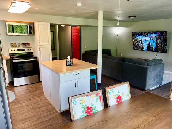 5890 Corbin Loop Rd, Valdez, AK 99686