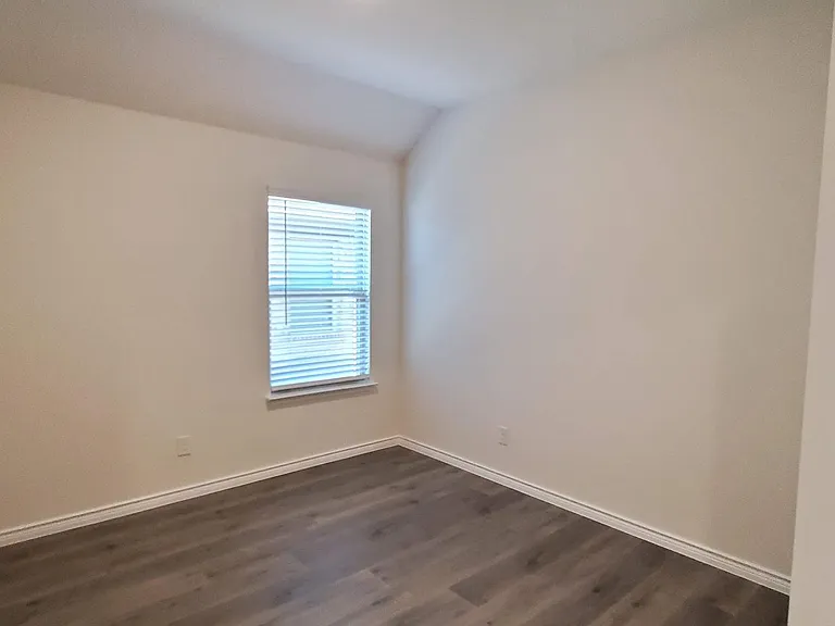 808 Marigold St — Photo 13