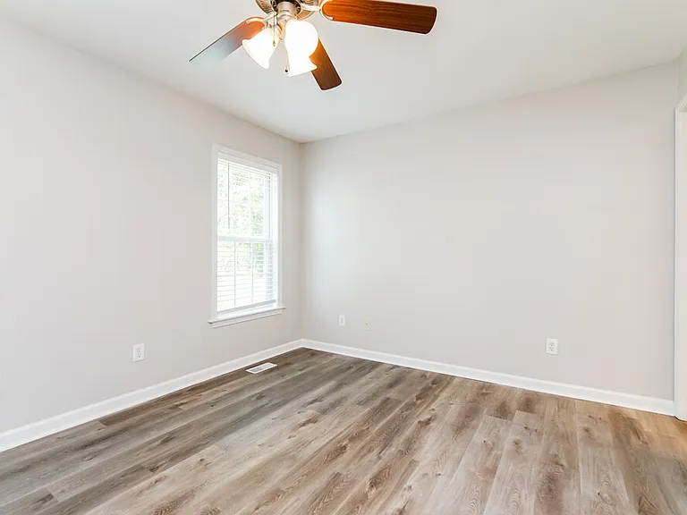 500 Jaffiley Ct — Photo 10