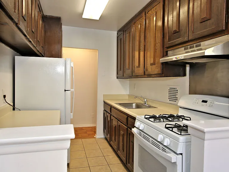 Apartment for Rent — Photo 5