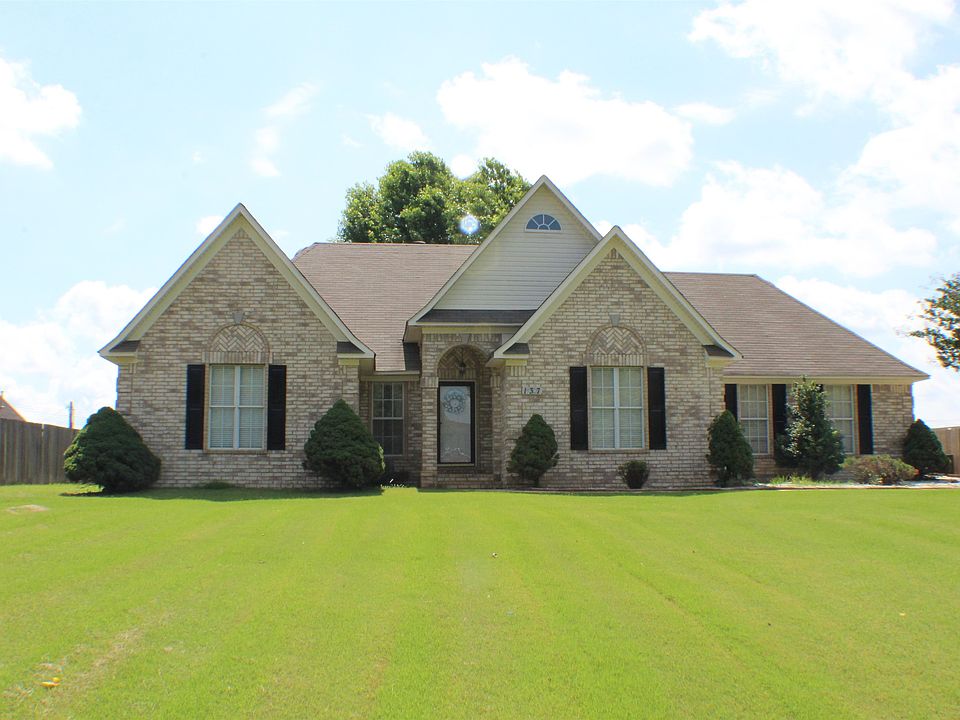 1st image of 137 Beverly Dr