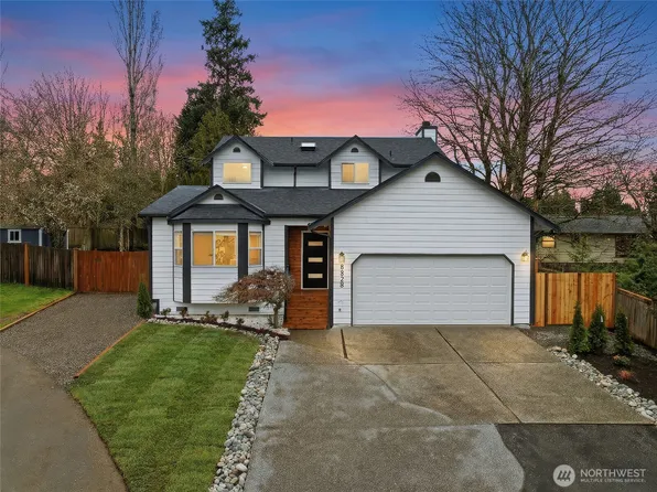 8828 NE 152nd Street, Kenmore, WA 98028