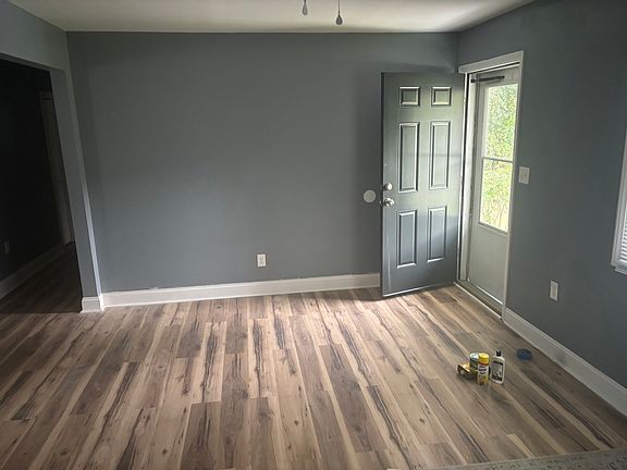 3rd image of 222 Wood Dale Dr