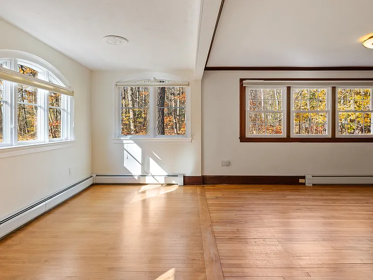 61 Woodlawn Ave — Photo 7