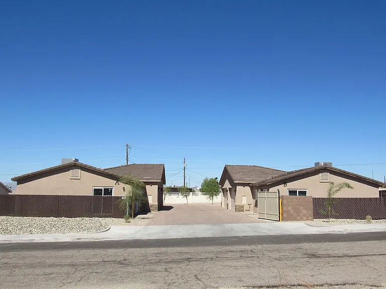 2495 Palisades Dr #B-101-102 — Photo 2