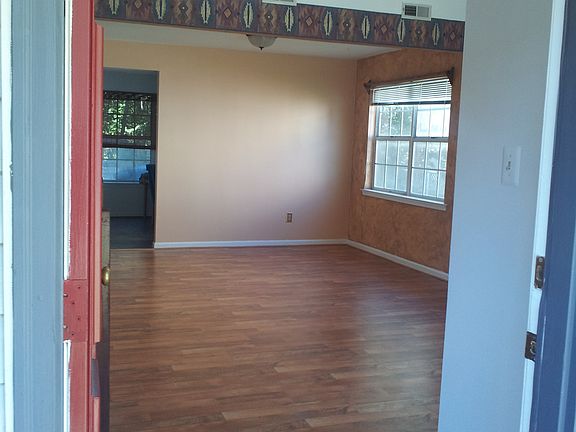 2nd image of 177 Hidden Lake Pl