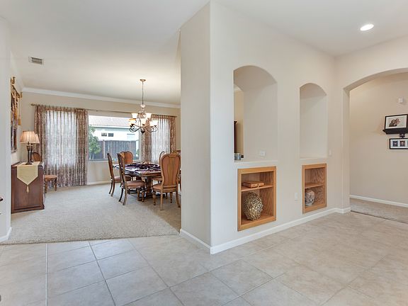 4th image of 2401 Summer Dr