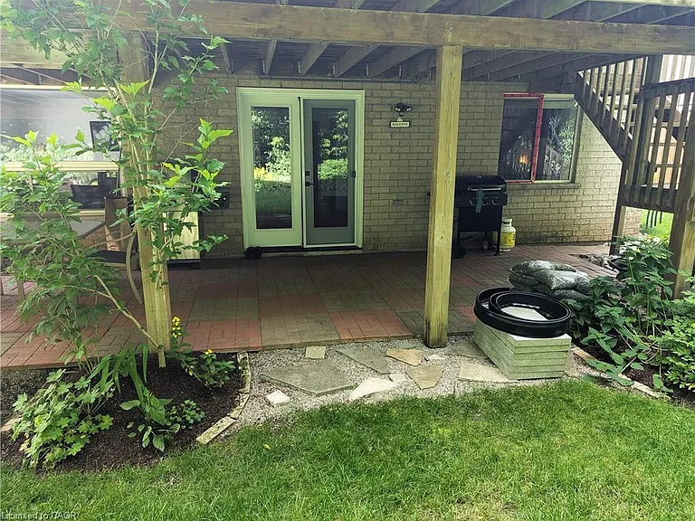 561 Marl Meadow Cres #LOWER — Photo 14