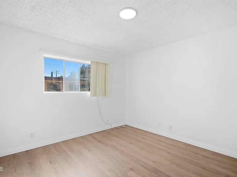 221 S Pine St #A — Photo 14