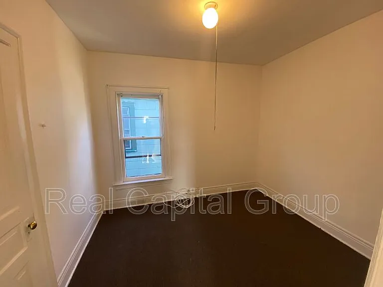 408 Woodlawn Ave #2 — Photo 9