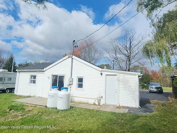 2nd image of 231 Stone Bridge Rd