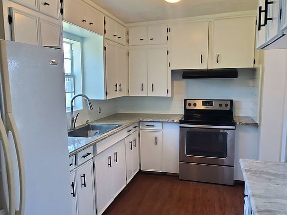 5th image of 309 W Dallas Ave
