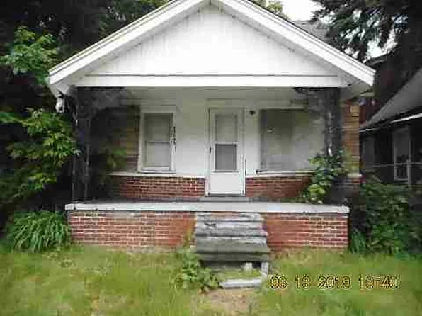15845 Fairfield St, Detroit, MI 48238