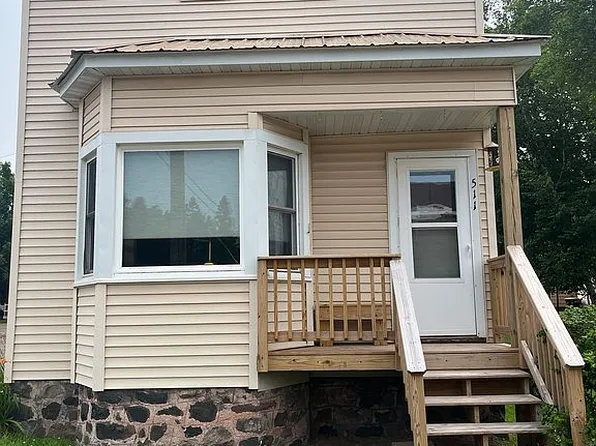 511 E Ayer St, Ironwood, MI 49938