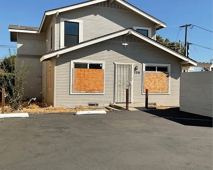 709 N D St — Photo 2