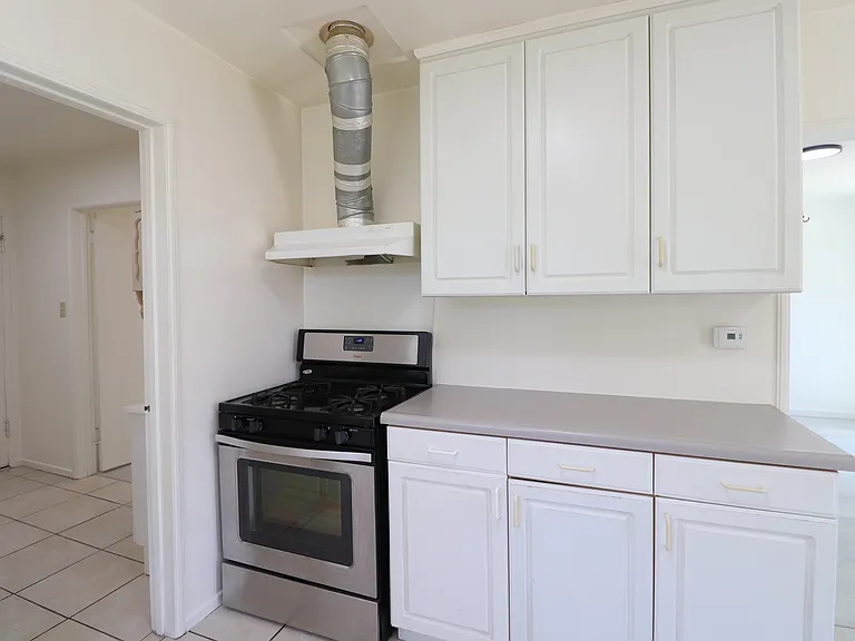 116 S Halcyon Rd — Photo 6