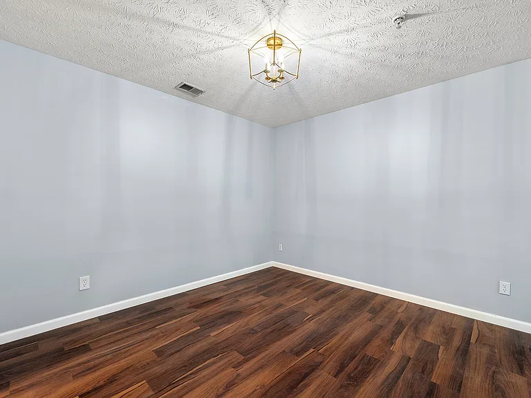 3247 Fairington Dr — Photo 22