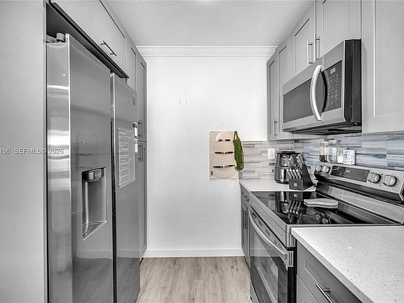 4th image of 8437 Forest Hills Dr APT 304