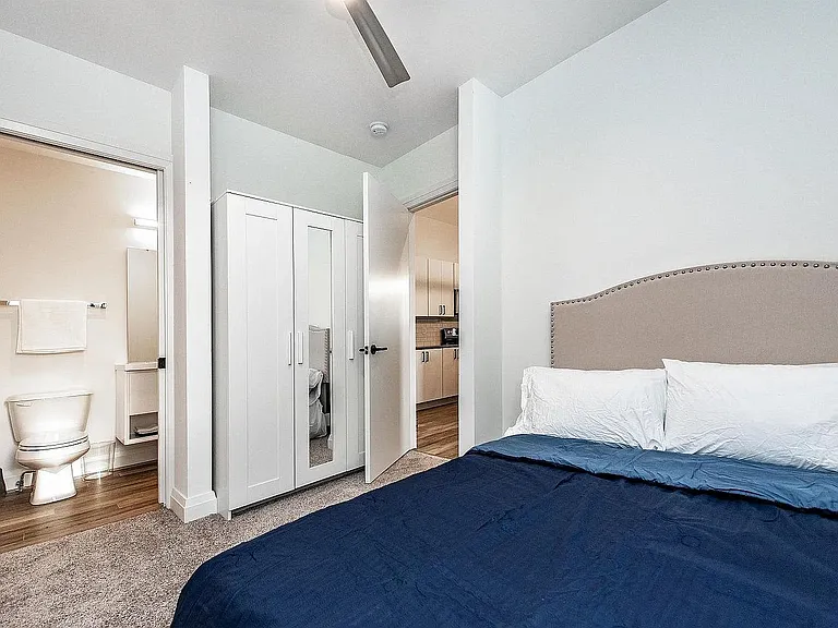 190 College Aly — Photo 15