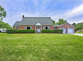 5586 Ridge Rd, Lockport, NY 14094