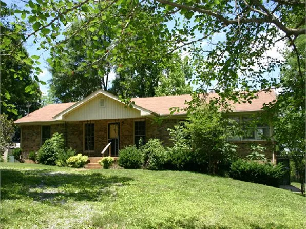2922 Fairview Blvd, Fairview, TN 37062