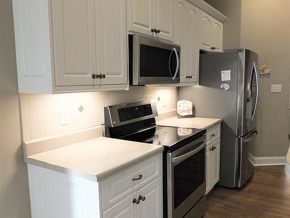 5th image of 1501 Amberley Dr