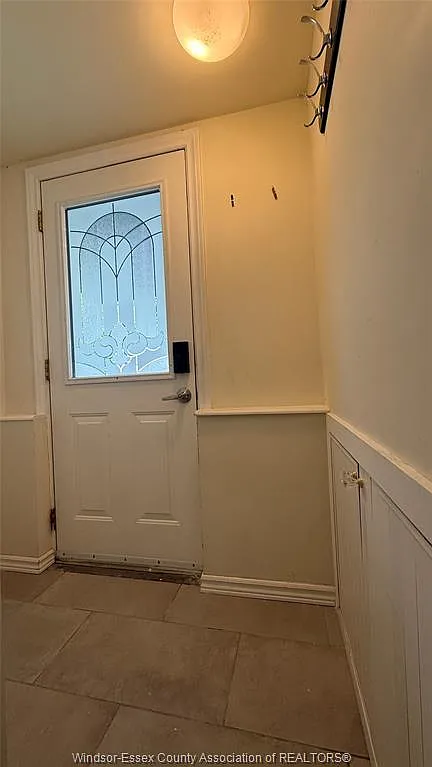 5 bed, $1,350 — Photo 3