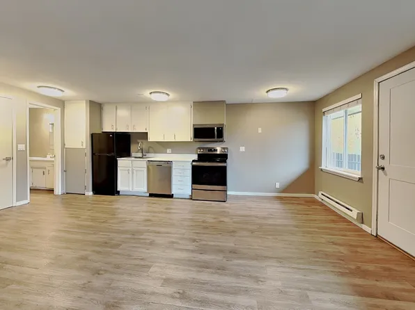 102 Summit Ave N, Kent, WA